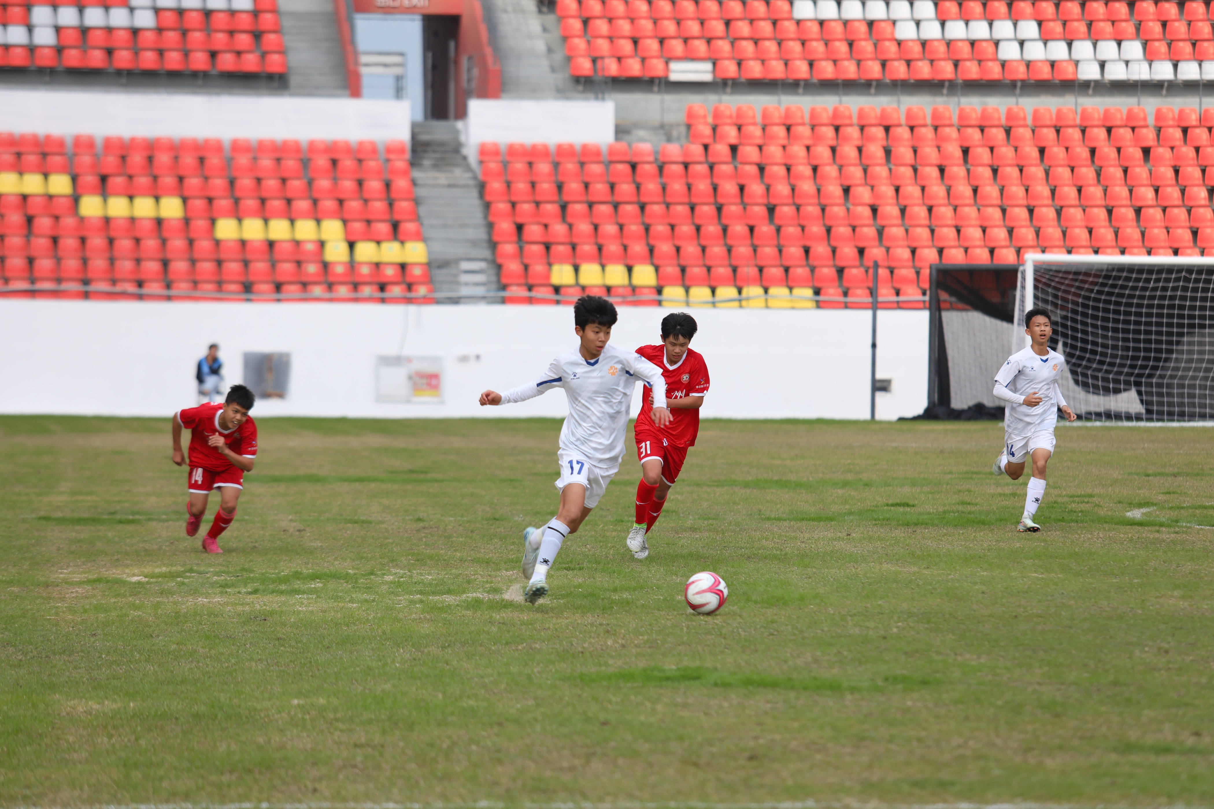 激烈比拼！欧预赛强队再次交锋