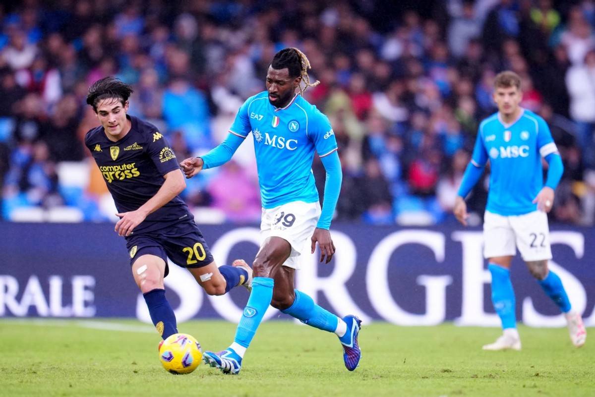 关于那不勒斯主帅变阵，携手球队冲锋意甲的信息