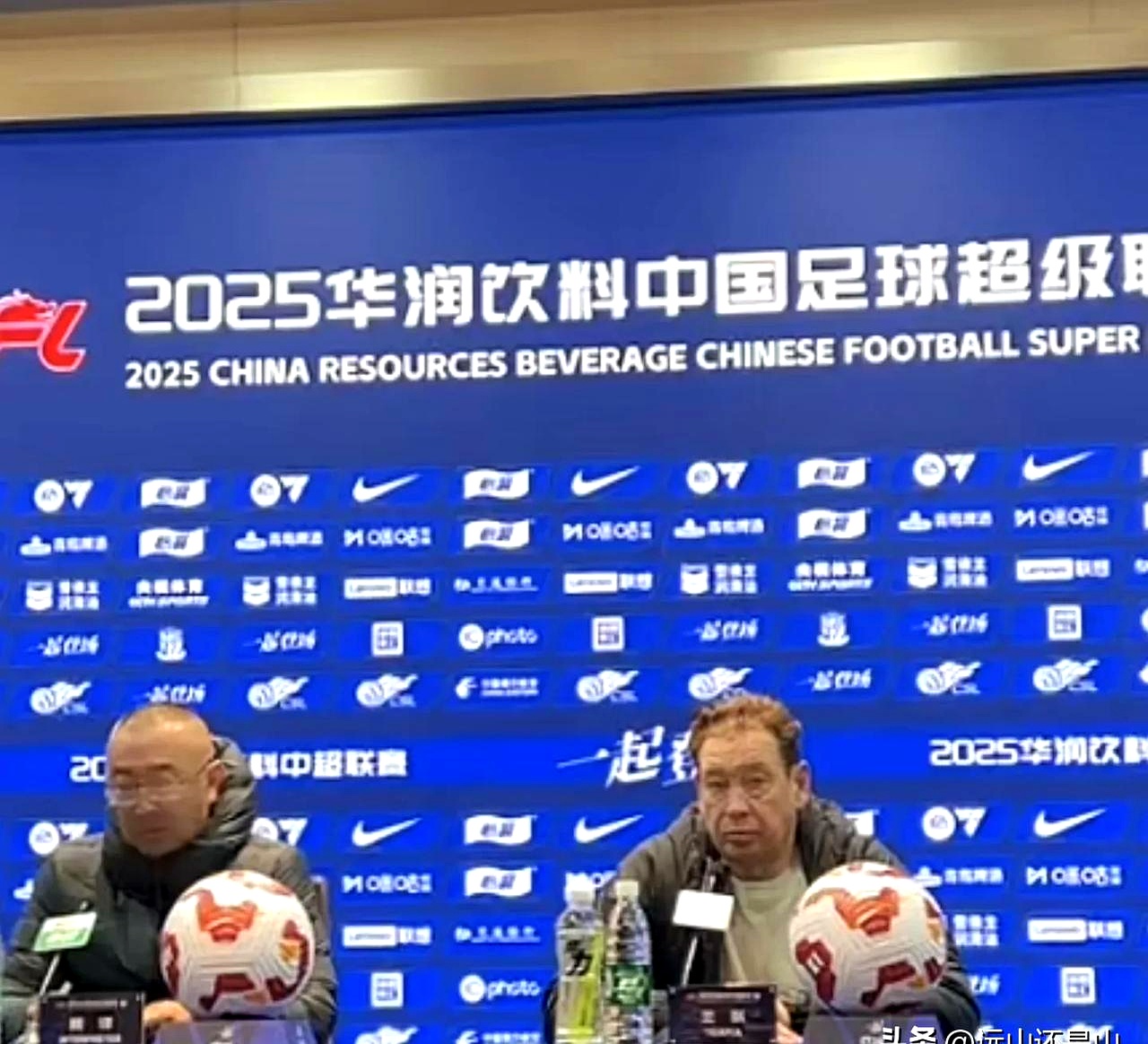 包含申花赛前列队欢迎曼联，尊重对手尽显风度！的词条