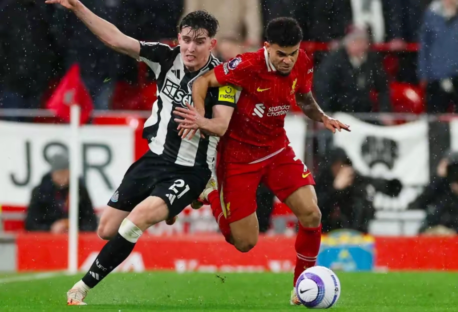  费德勒关键节点出色防守，利物浦带队取胜！