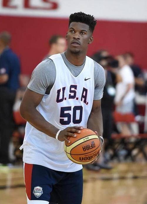 包含巴特勒迎来七赛季高光表现，澳大利亚队球迷沸腾！的词条